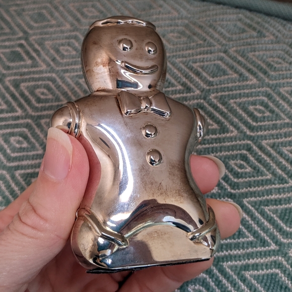 Neiman Marcus Gingerbread Salt & Pepper Shakers - Picture 5 of 10